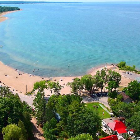 Balm Beach Resort And Motel 외부 사진