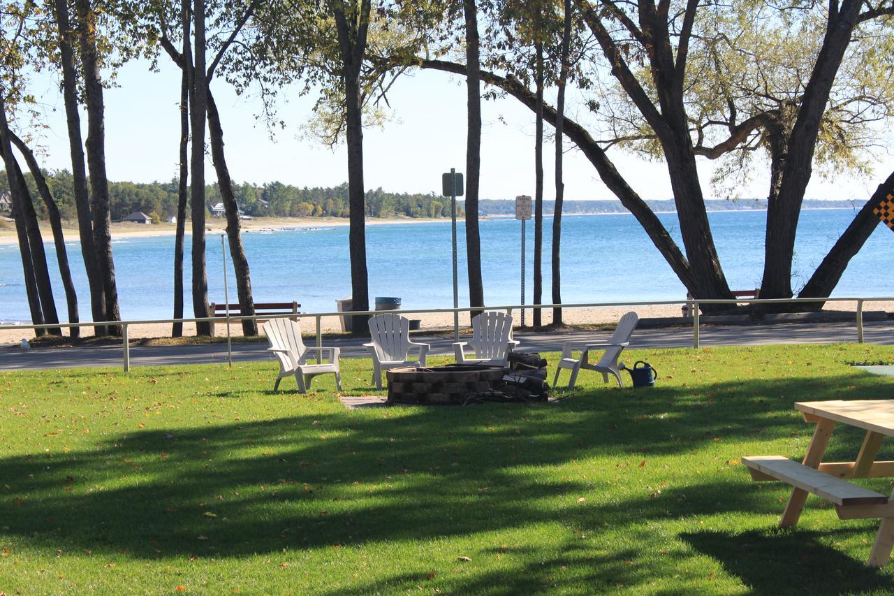 Balm Beach Resort And Motel 외부 사진
