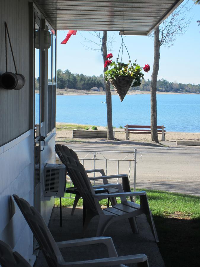 Balm Beach Resort And Motel 외부 사진