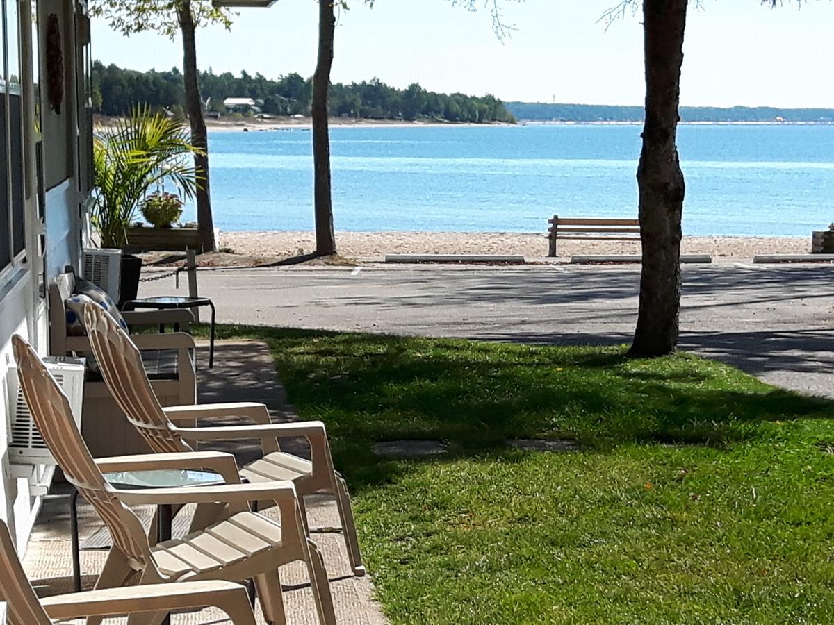 Balm Beach Resort And Motel 외부 사진